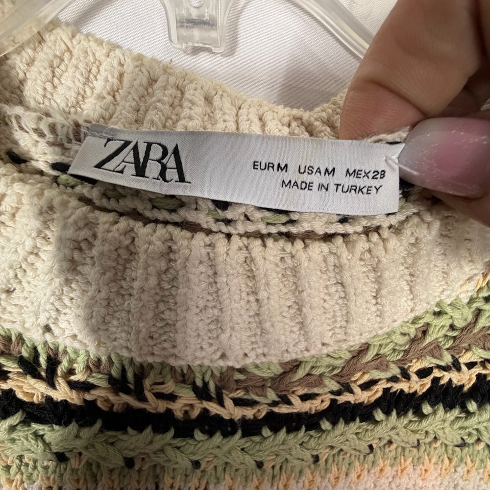Zara Ruffled Sleeve Multicolor Chunky Knit/Crochet Sweater Vest.  Size Medium. - Picture 3 of 11